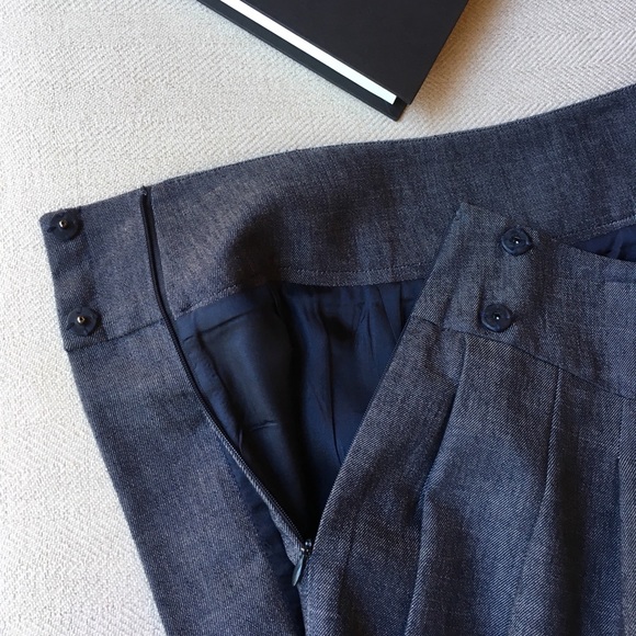 BCBG | MaxAzria Gray Skirt | 4 - Picture 3 of 8